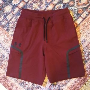 Mens medium Underarmor athletic shorts, maroon